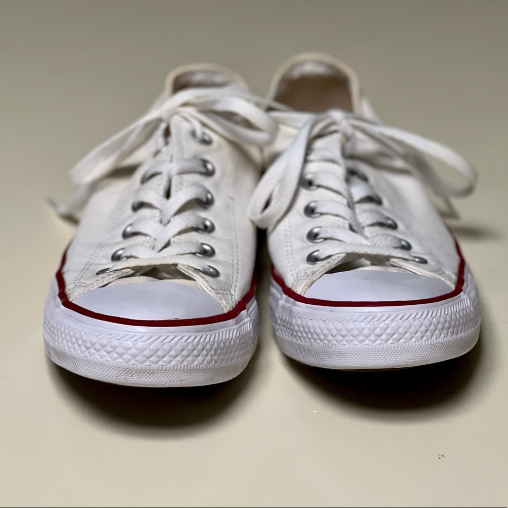 Converse Women’s White Low Top Chucks, Size 9